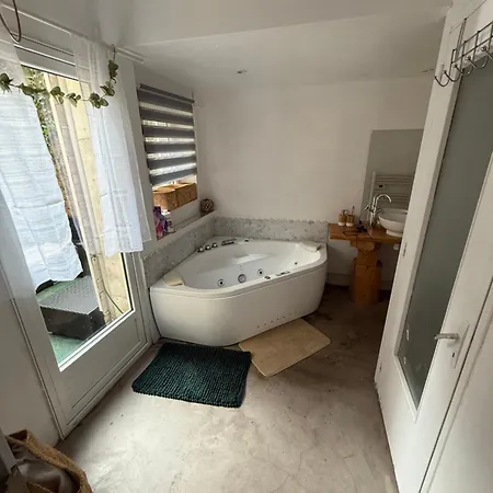 2 Pieces - Centre - Bain Balneo Nantes